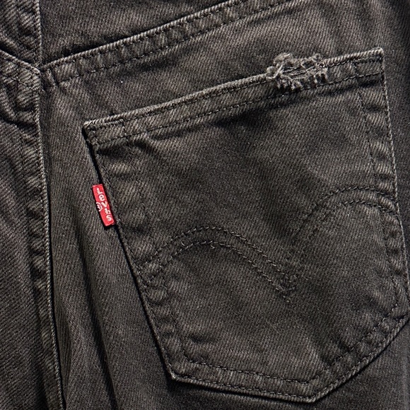 Levi’s High Waisted Mom Jean Black. Size25/27 on tags. Destruction. 💯 Cotton. - Picture 11 of 12